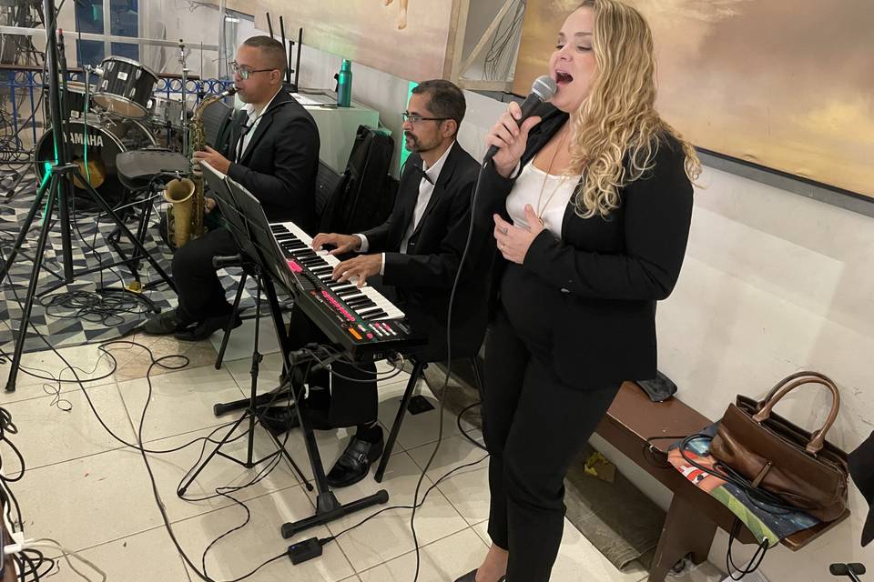 Trio voz piano e sax