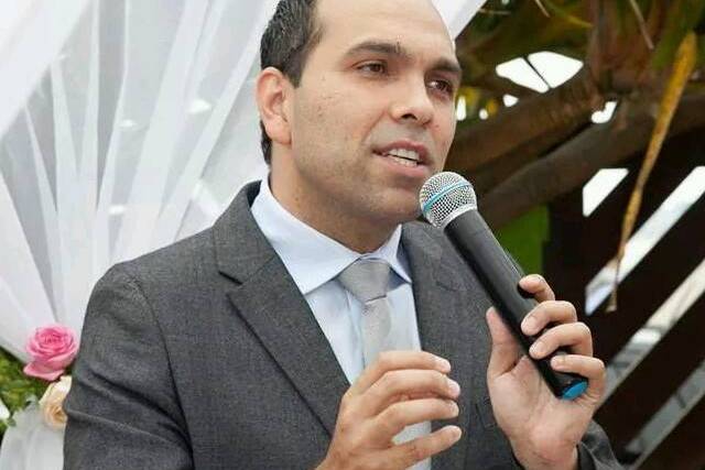 Celebrante Sidney Botelho