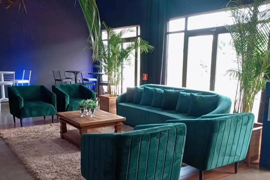 Sofas em vários estilos e cores