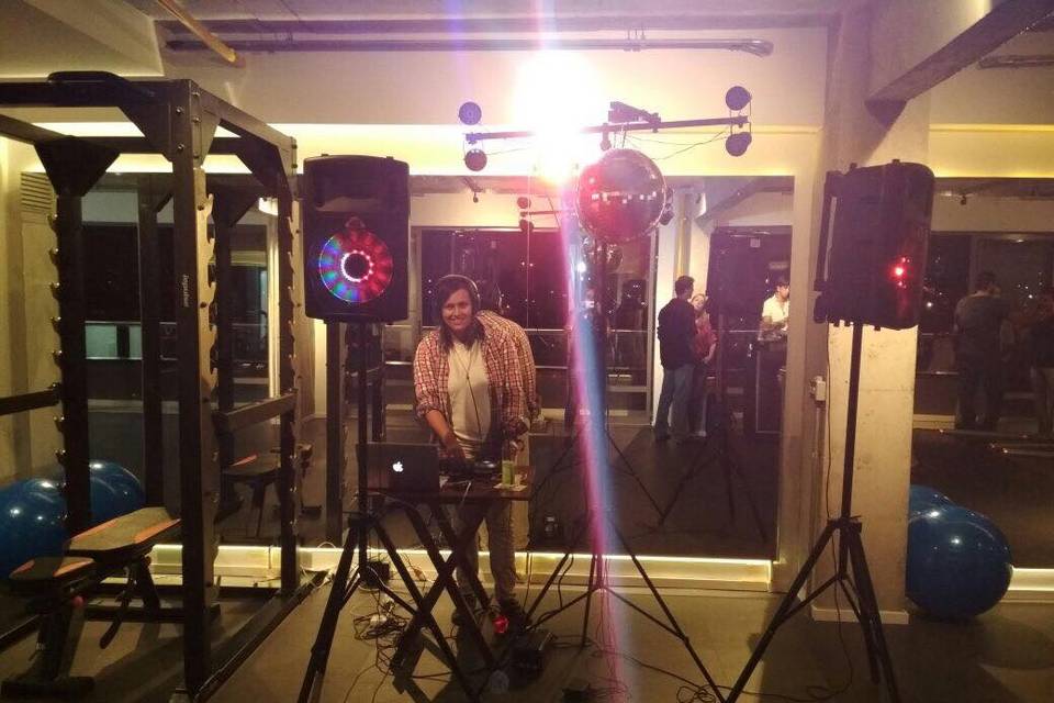 Dj Elly