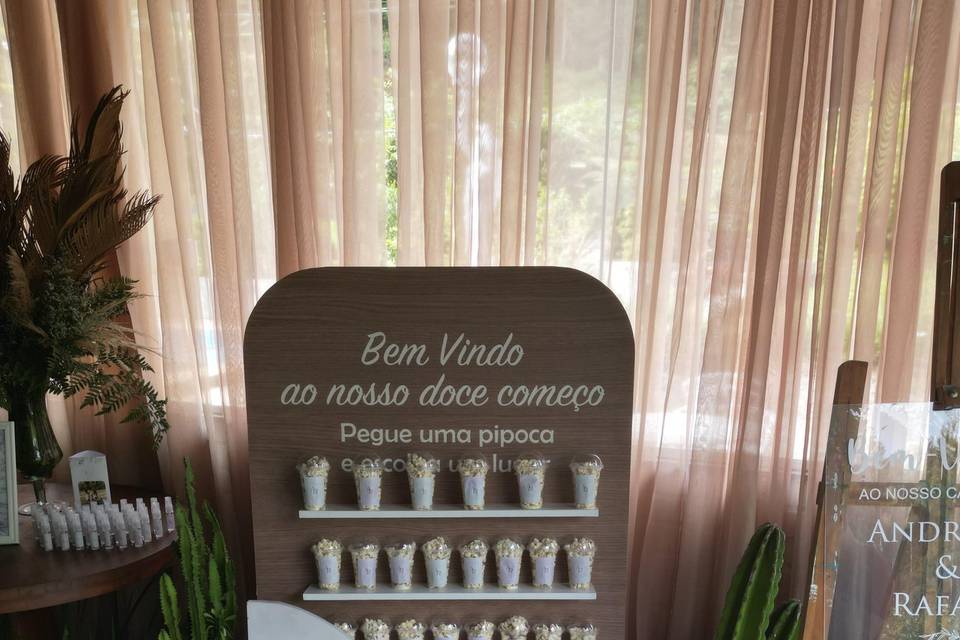 Totem de Pipoca Doce