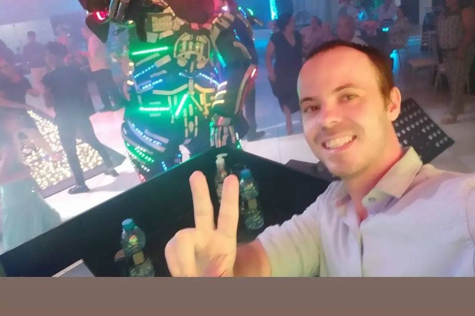 DJ Alan e Robô