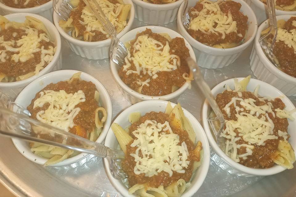 Penne ao molho bolonhesa