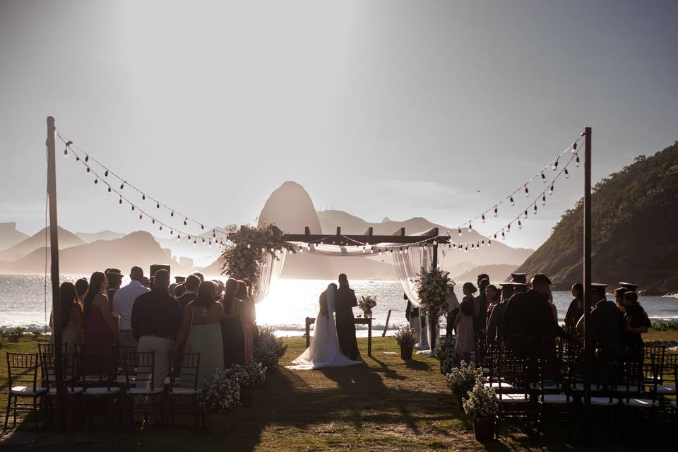 Sob a luz do pôr do sol