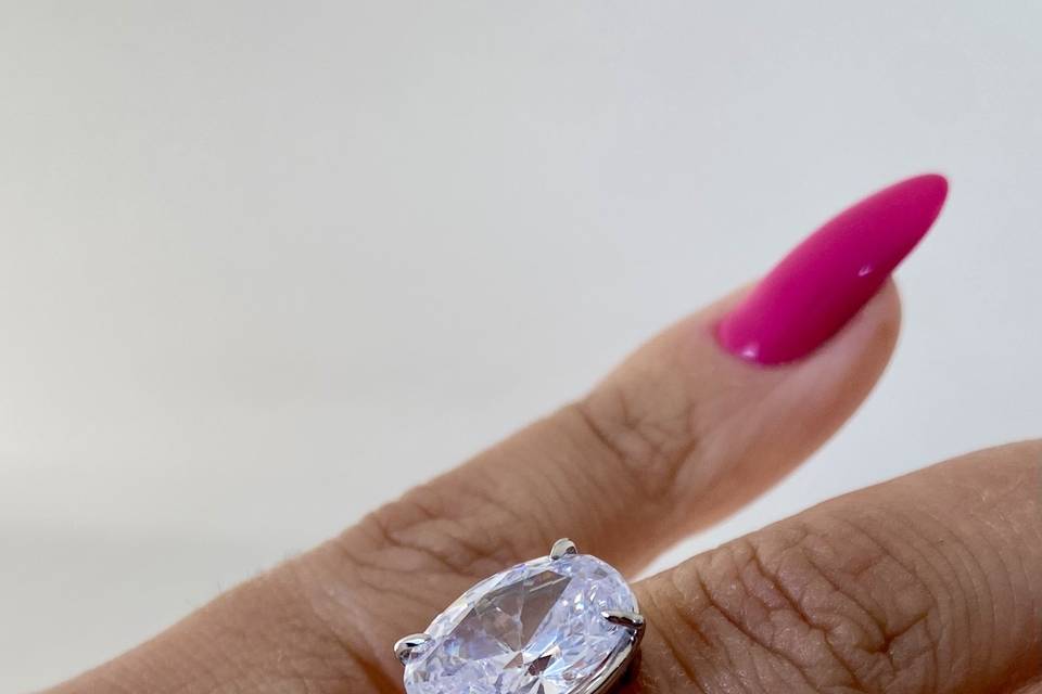 Anel com moissanite