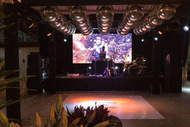 Quadrada com painel de LED