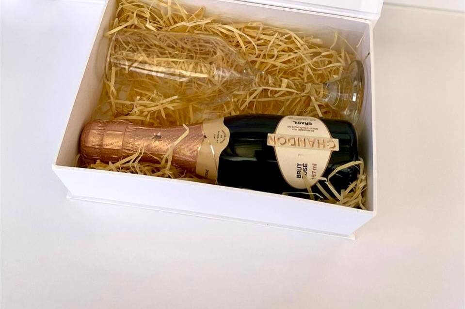 Caixa para Chandon Baby e taça