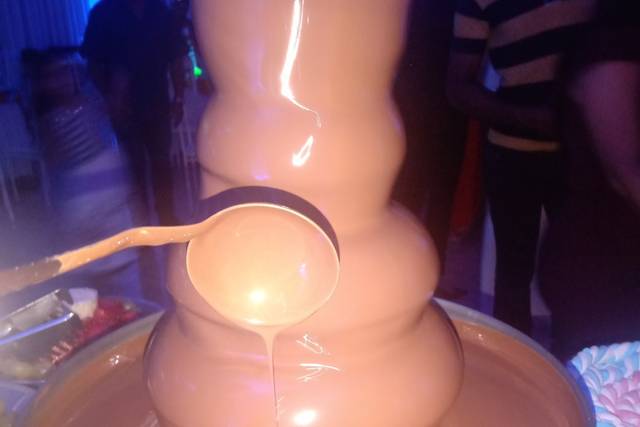 Deus é fiel fonte de chocolate