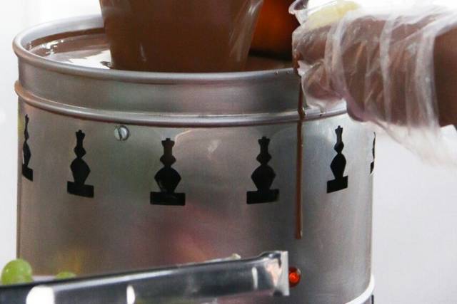 Deus é fiel fonte de chocolate