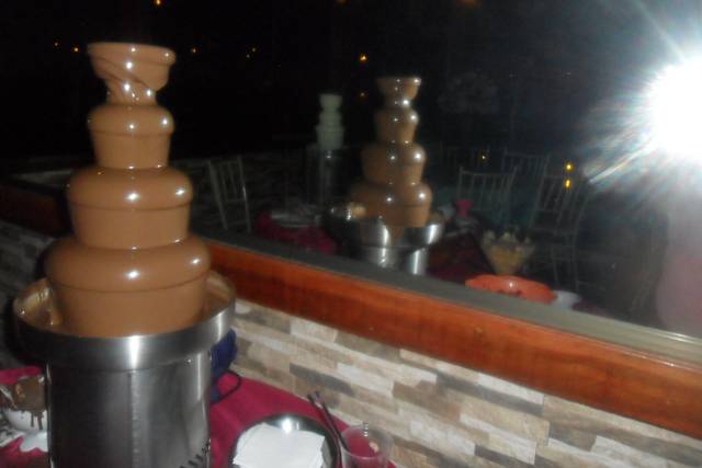 Deus é fiel fonte de chocolate