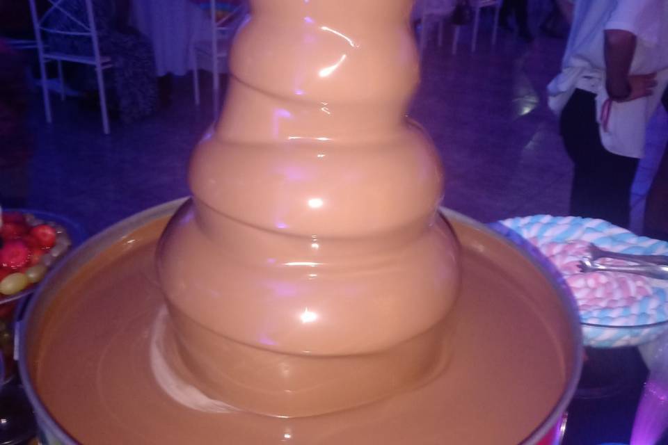 Deus é fiel fonte de chocolate