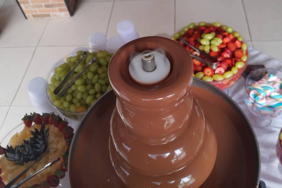 Deus é fiel fonte de chocolate