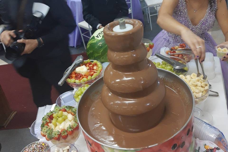 Deus é fiel fonte de chocolate