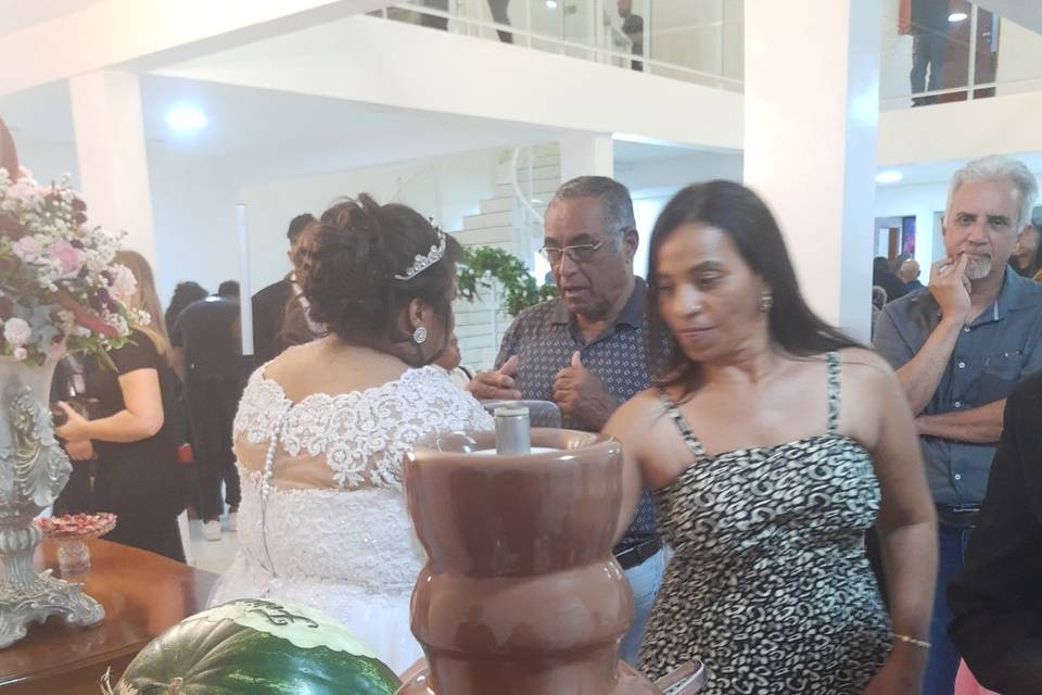 Deus é fiel fonte de chocolate