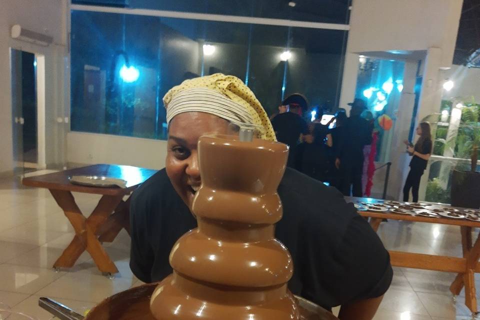 Deus é fiel fonte de chocolate