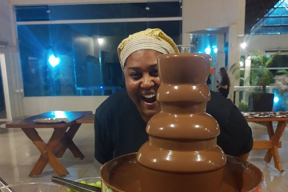 Deus é fiel fonte de chocolate