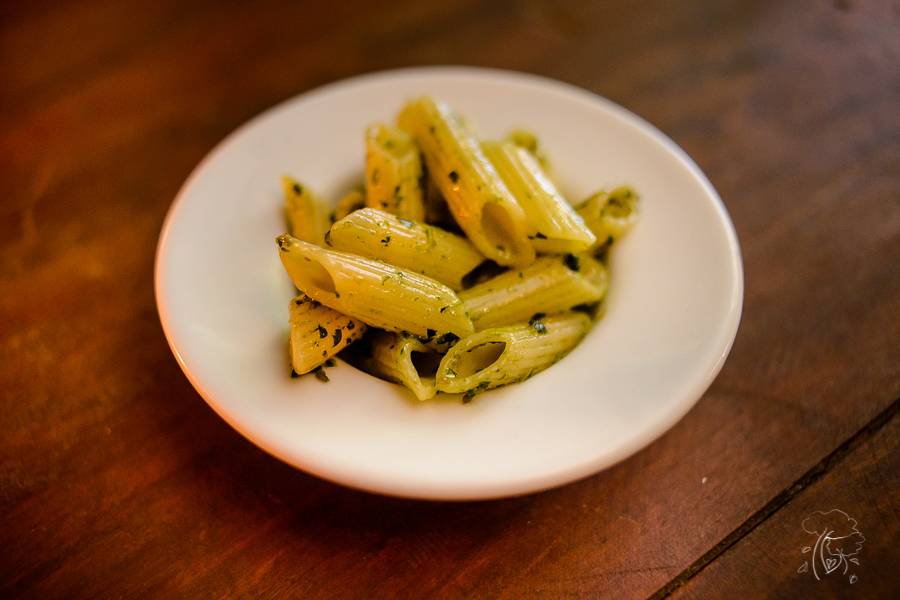 Penne com pesto