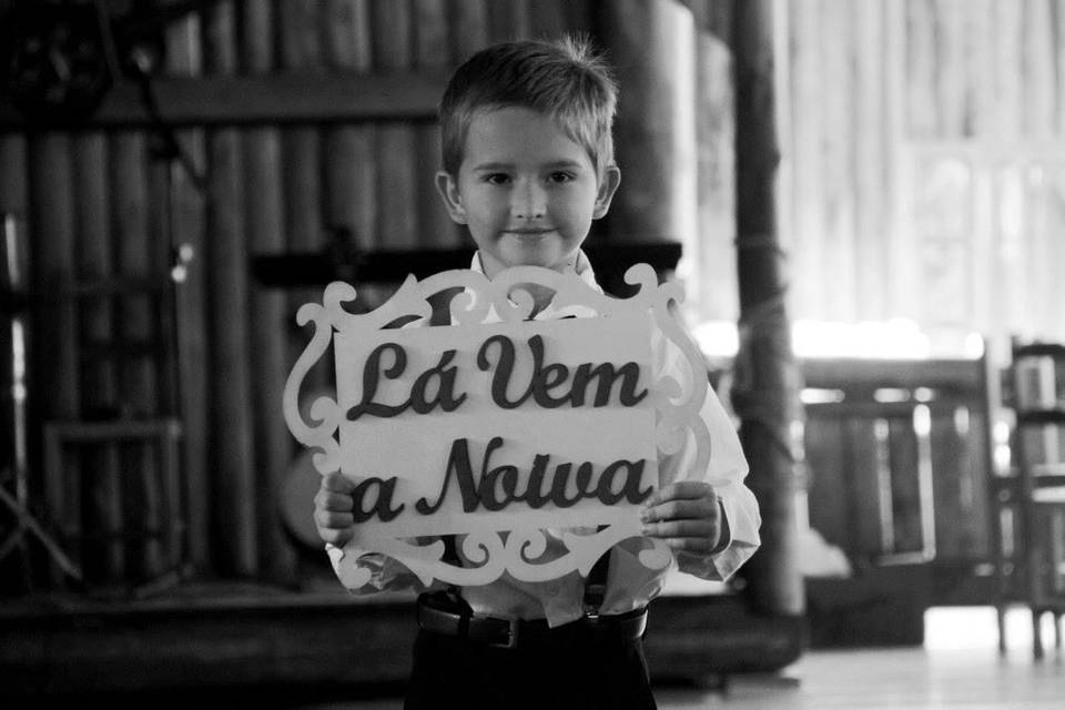 Lá vem a noiva