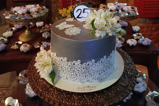 Mesa de bolo decorada - Bodas