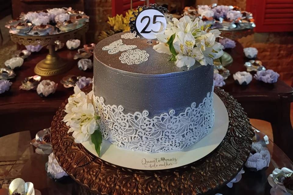 Mesa de bolo decorada - Bodas