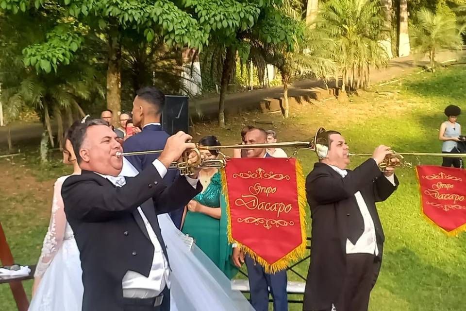 Lá vem a noiva