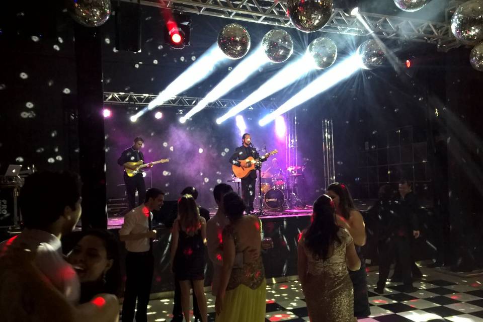 Voz, violão e Batera