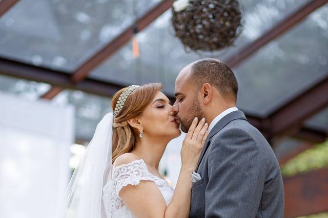 Sessão de fotos no dia casamen
