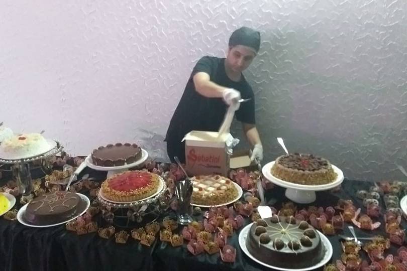 Mesa de bolos e tortas
