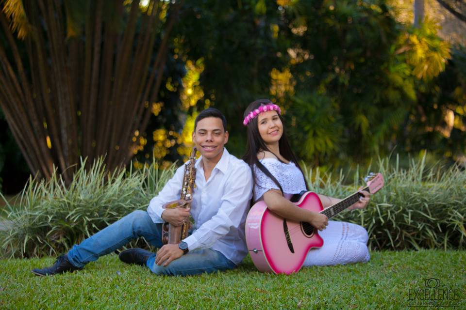 Casal com Instrumentos