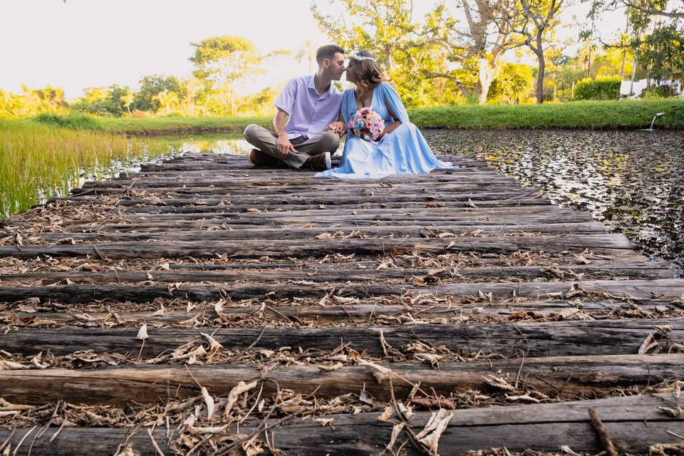 Casal no lago, fazenda agua li