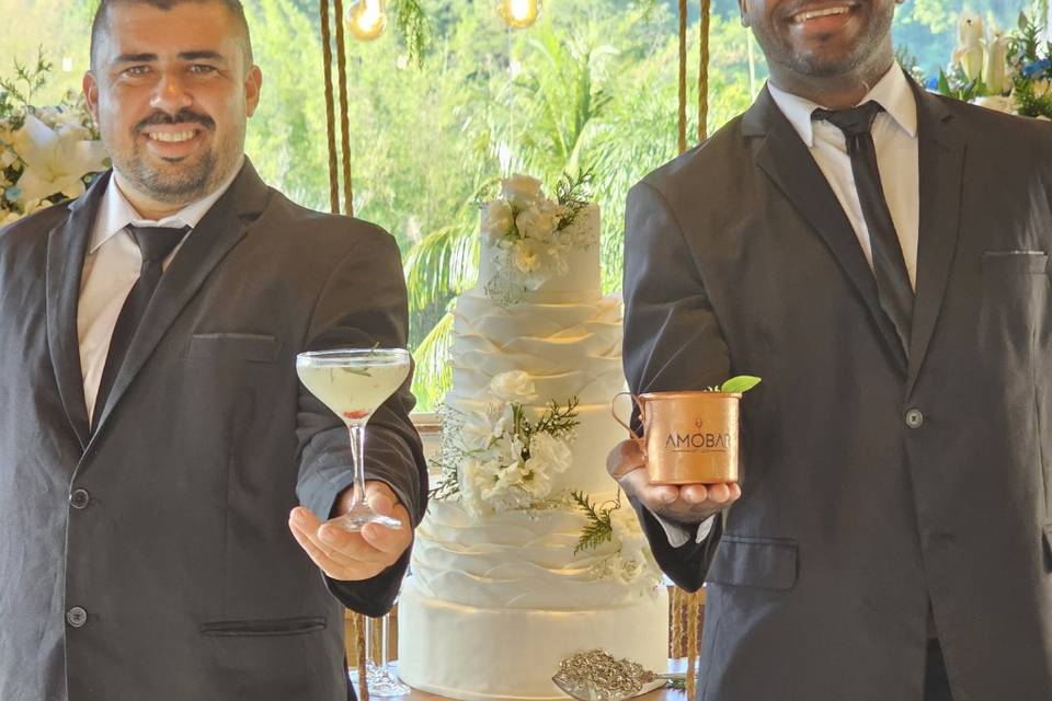 Bartenders uniformizados