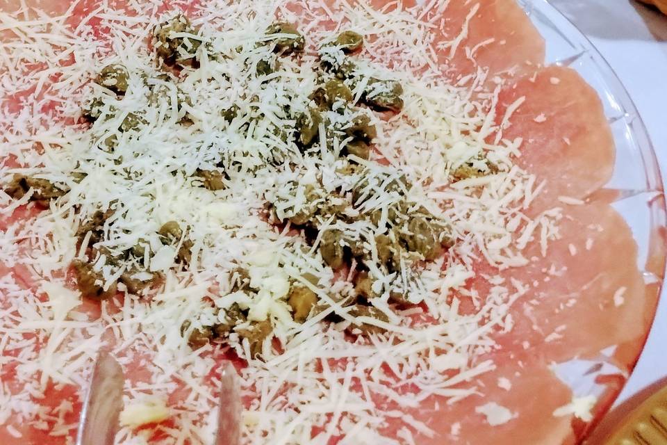 Carpaccio com granapadano