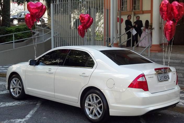 Carro decorado com balões