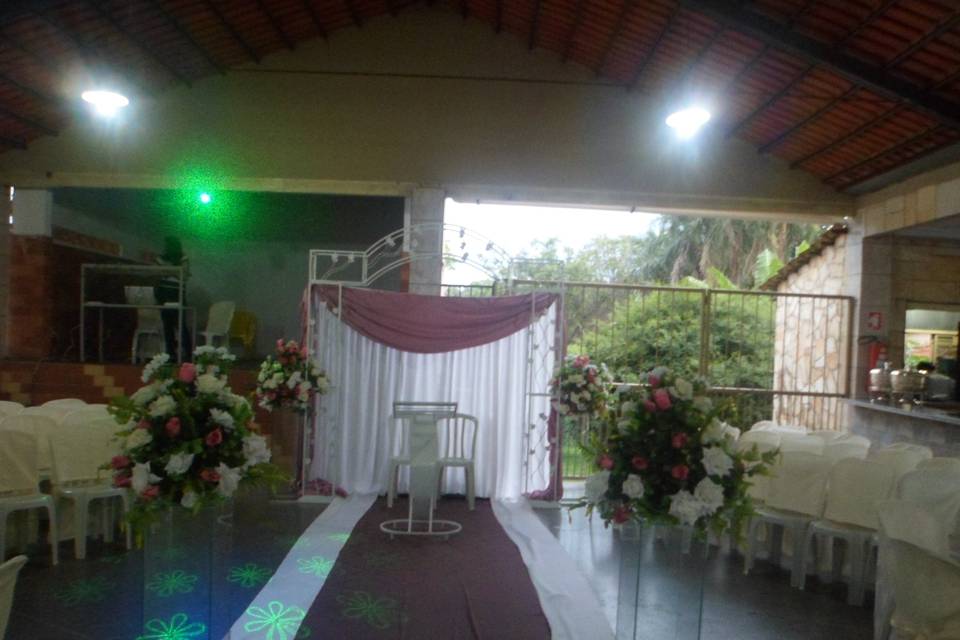 Altar de casamento com laser