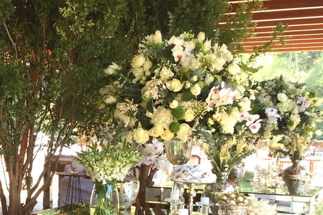 Arranjos florais e decoração