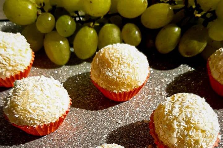 Brigadeiro Branco com Uva