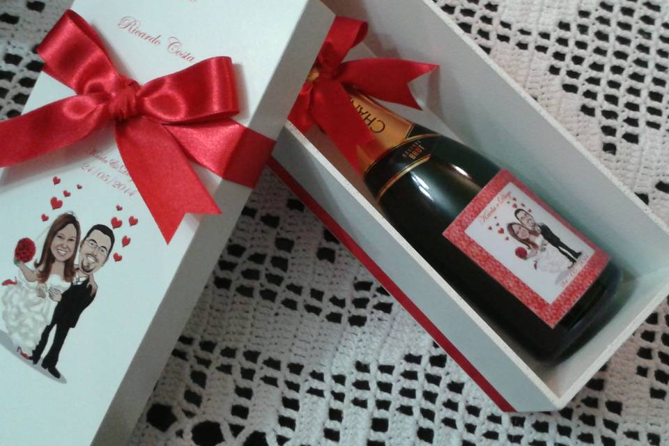 Caixa com baby chandon caricat