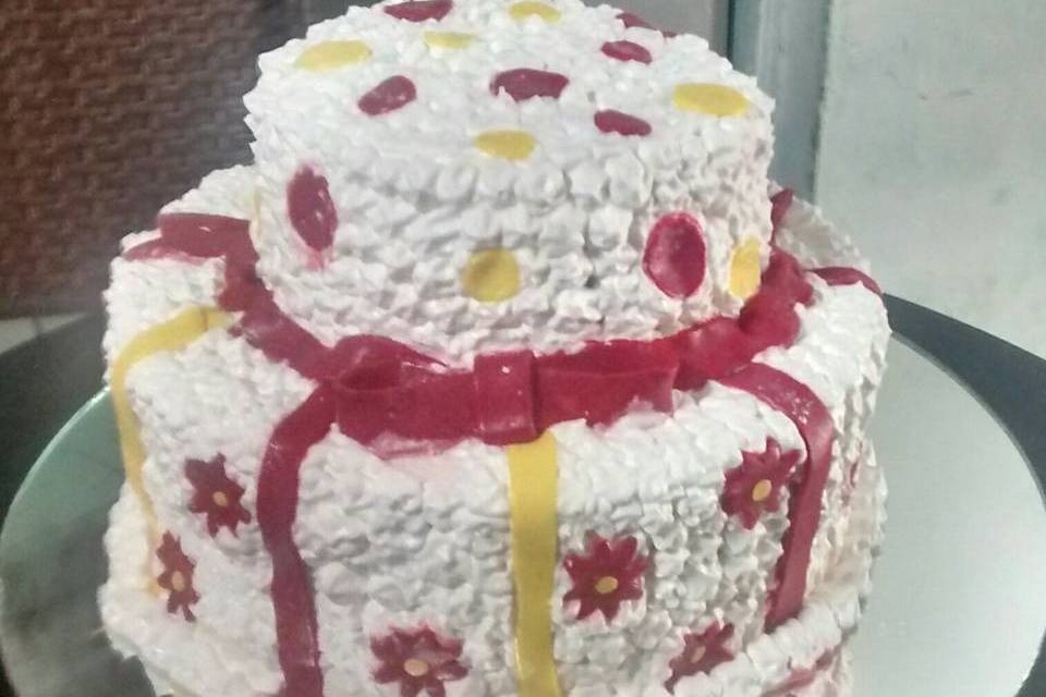 Sabores da Jo: Um bolo de aniversário delicado e feminino