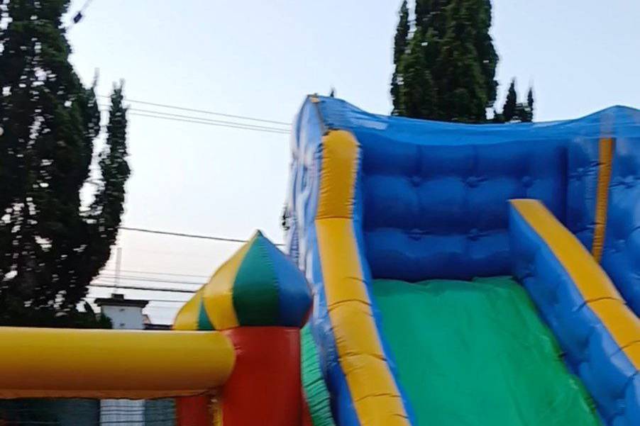 Tobogã inflável