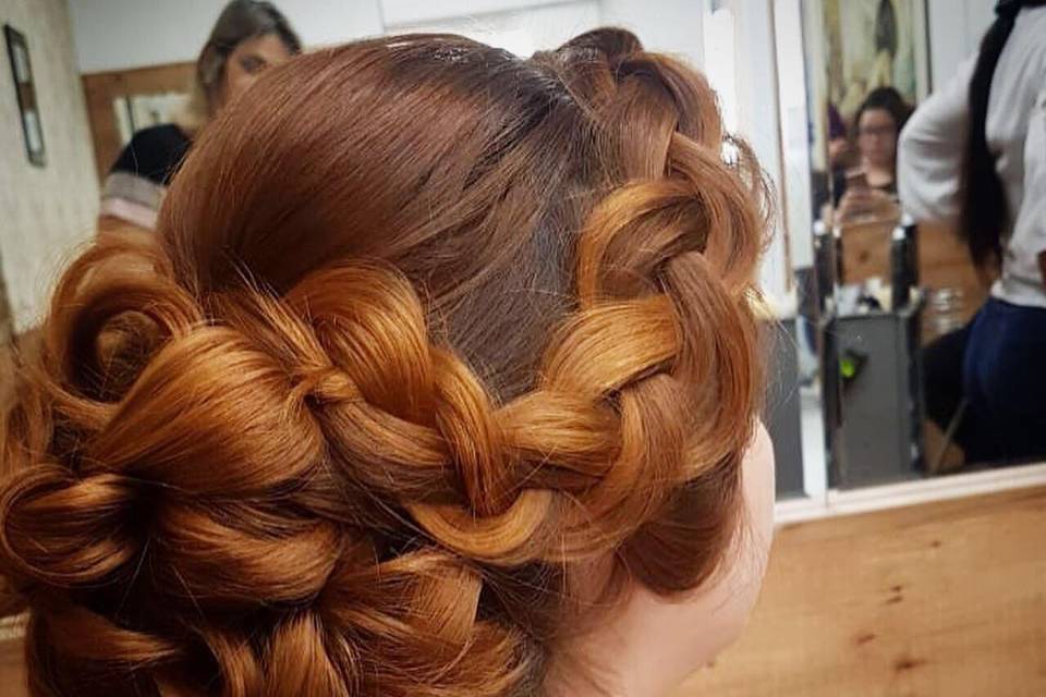 Penteado preso com trança