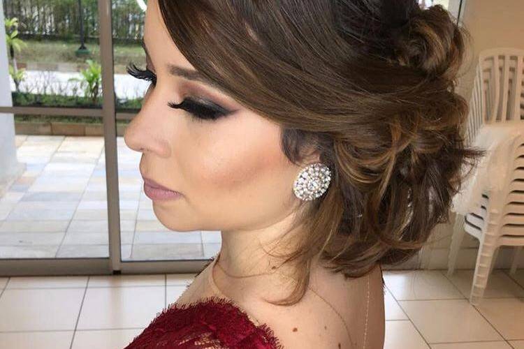 Penteado preso lateral