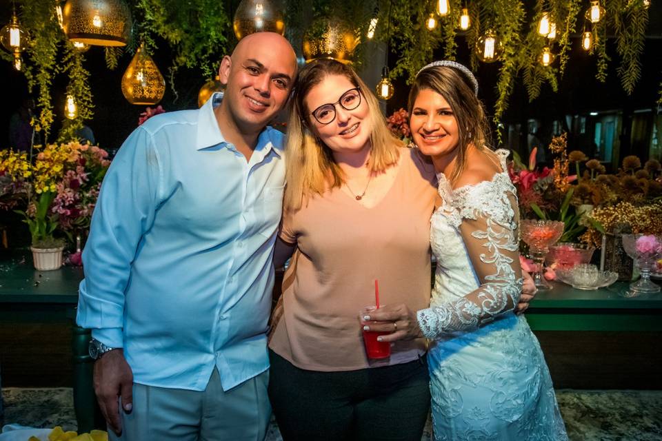 Casal já casado e super feliz