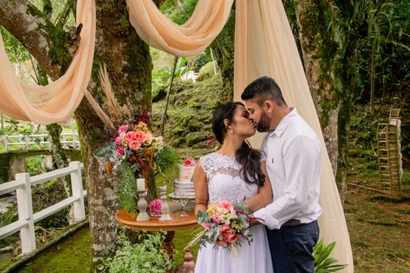 Celebração de mini wedding to